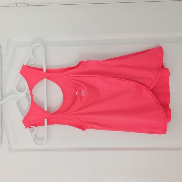 American Eagle Outfitters tank top with split back - Picture 3 of 4